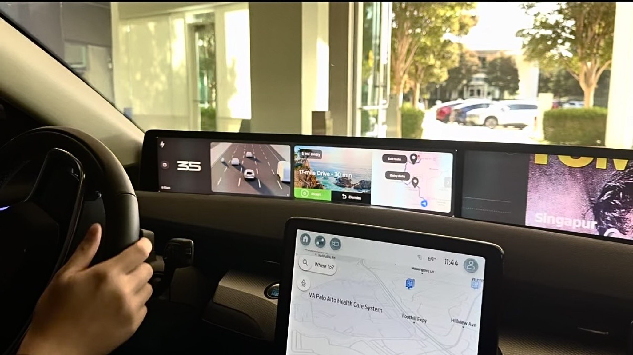 In-vehicle user testing: driver interacting with the cluster prototype
